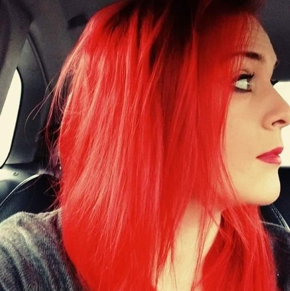 Meet your Posher, Julia - Picture 1 of 1